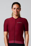 Acelera Signore Essential Maglia ciclismo manica corta - Rosso Ciliegia Vista frontale #Colore_Rosso Ciliegia