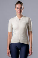 Acelera Women Pro cycling jersey Short Sleeve - Off-White Front View #Color_Off-White